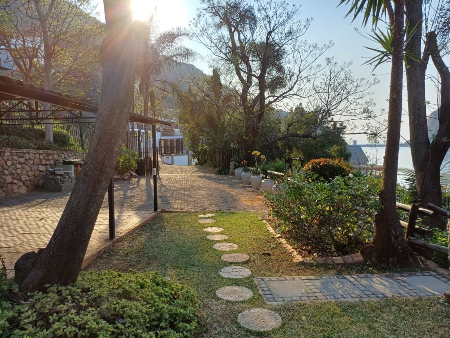 3 Bedroom Property for Sale in Kosmos North West